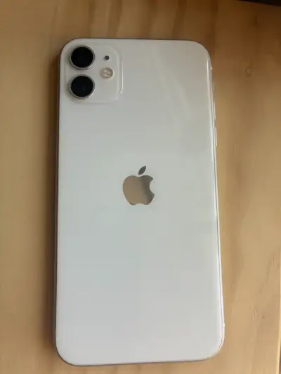 iPhone 11 blanco en buen estado - miniatura 1