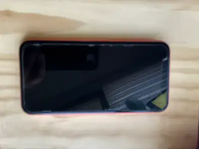 iPhone XR sandía con detalles en la carcasa - miniatura 2
