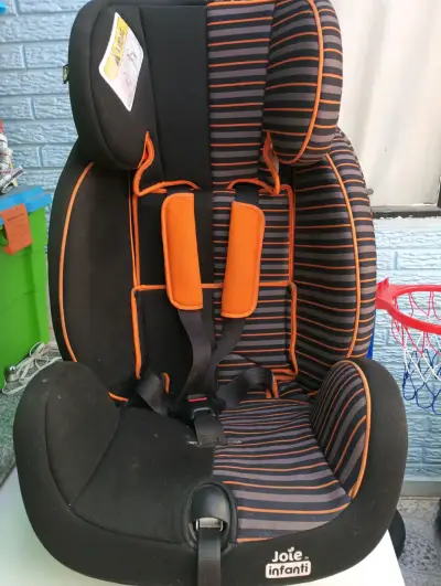 Silla de auto Joie Infanti negra y naranja - miniatura 1