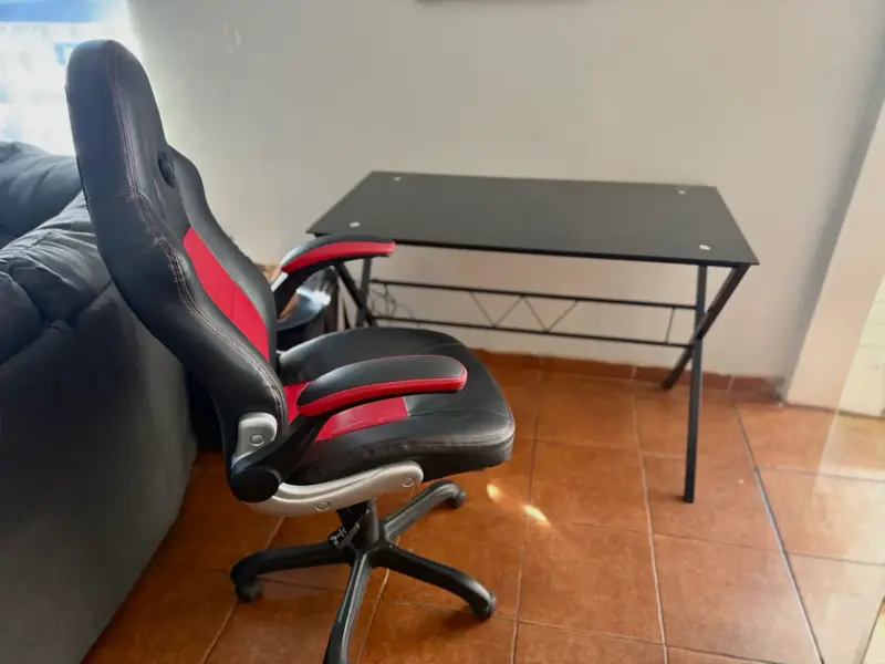 Silla gamer + mesa escritorio - 1