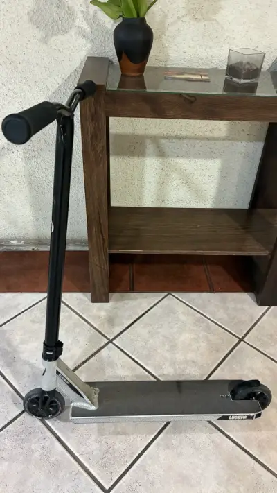 Scooter freestyle negro para acrobacias - miniatura 3