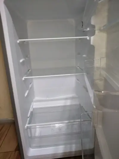 Refrigerador Midea rojo de una puerta - miniatura 3