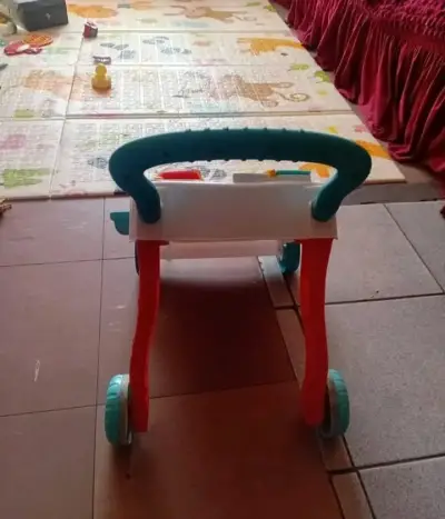 Andador de bebé con actividades didácticas - miniatura 4