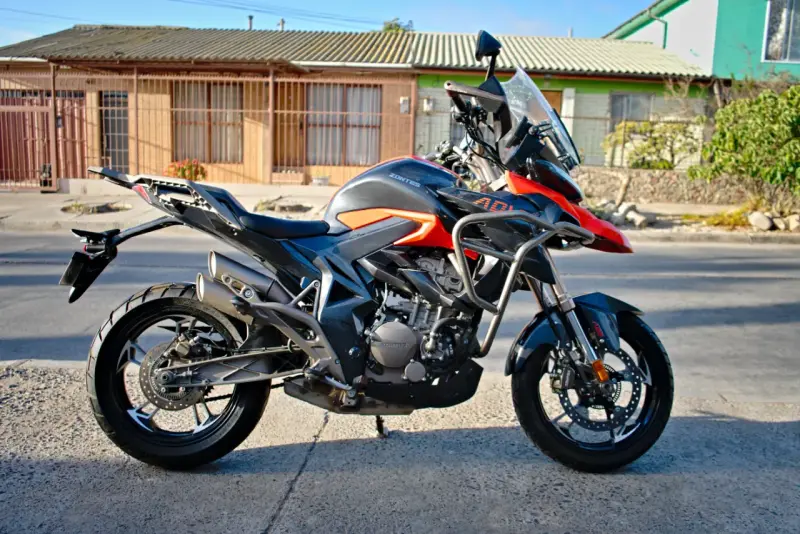 Moto Zontes 310X deportiva en excelente estado - 1
