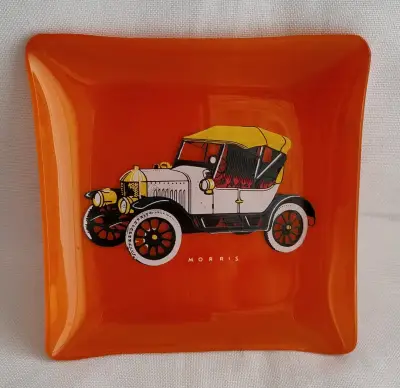 Cenicero decorativo vintage con auto Morris - miniatura 2