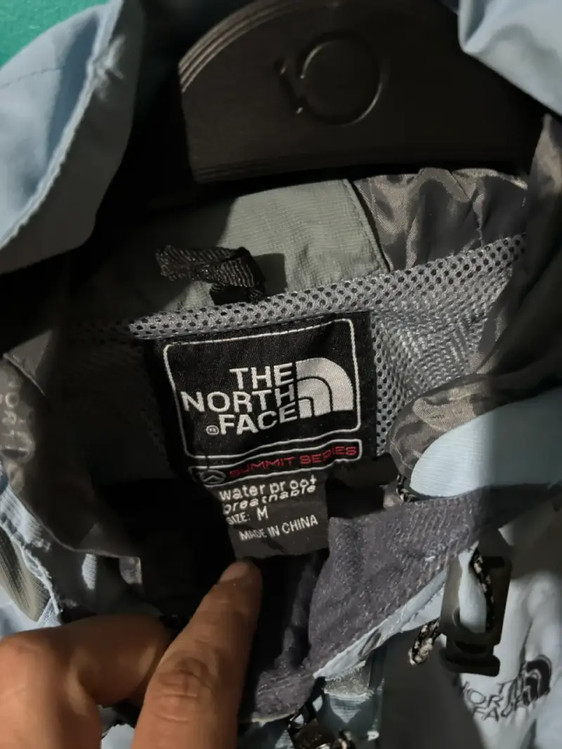 Chaqueta impermeable The North Face celeste - 4