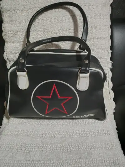 Bolso Converse negro con estrella roja - miniatura 4