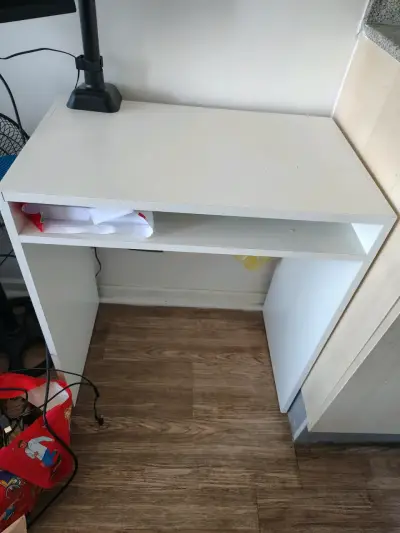 Silla giratoria y mesa oficina beige - miniatura 2