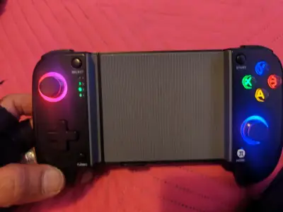 Controlador de juegos móvil con luces LED - miniatura 1