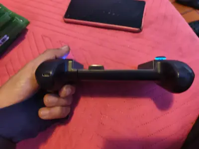 Controlador de juegos móvil con luces LED - miniatura 4