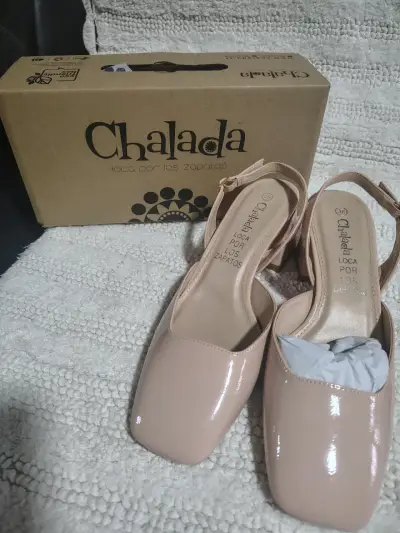 Zapatos de tacón Chalada beige elegantes - miniatura 1