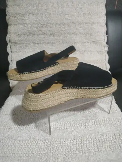 Sandalias negras de plataforma con hebilla - miniatura 3