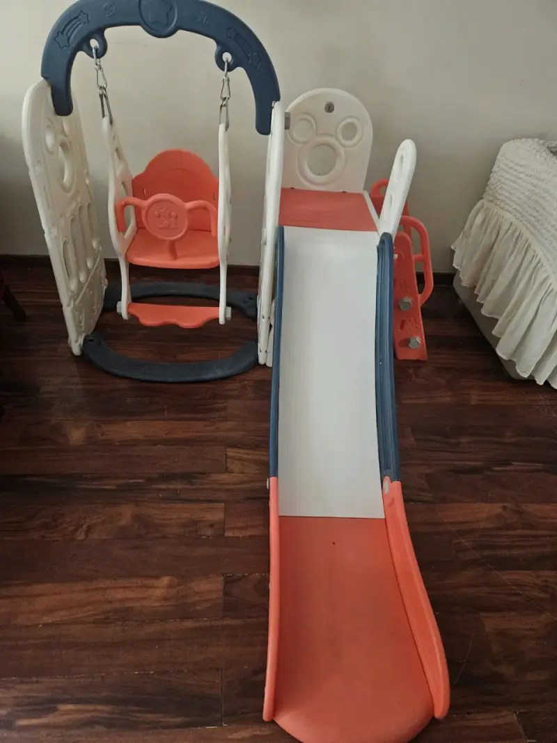 Columpio y resbalín infantil de plástico - 2