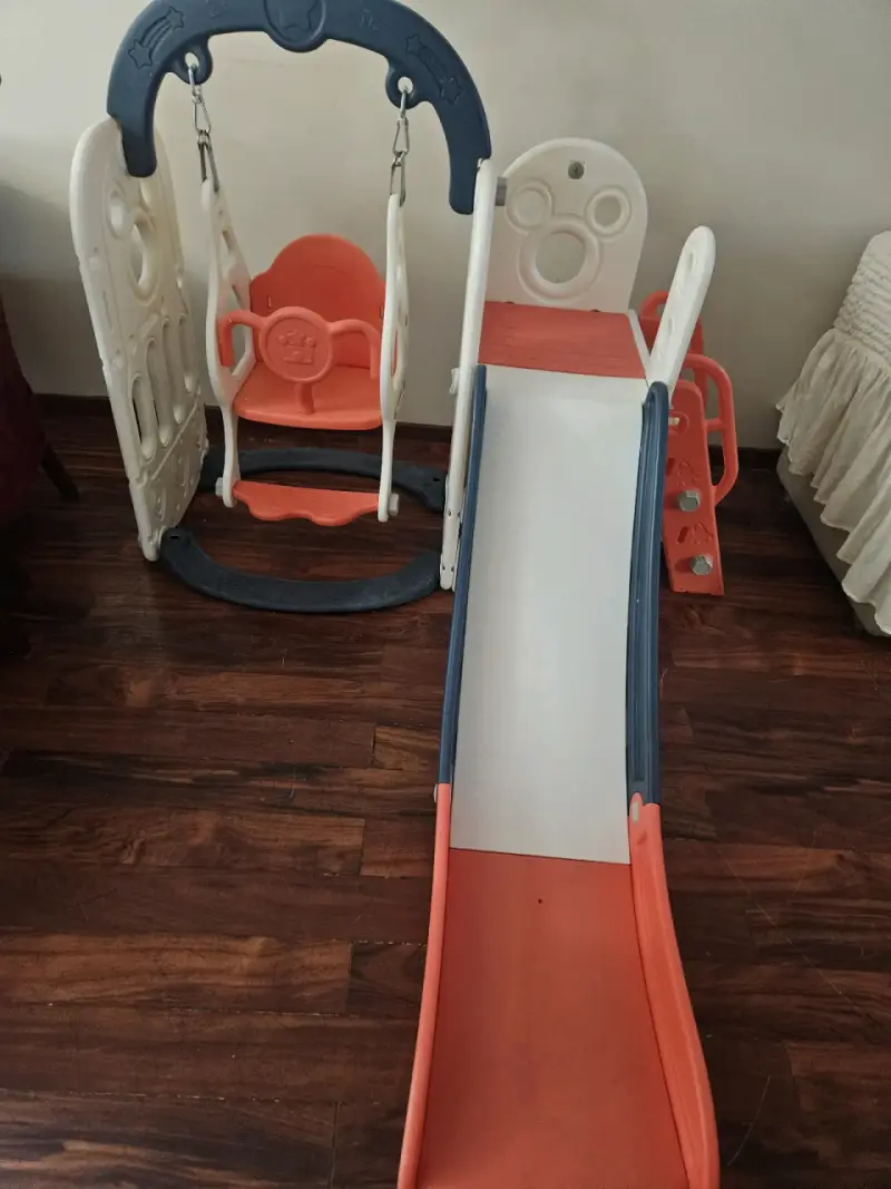 Columpio y resbalín infantil de plástico - 4