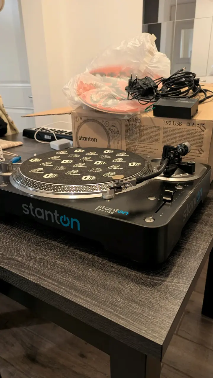 Tornamesa Stanton T92U - 1