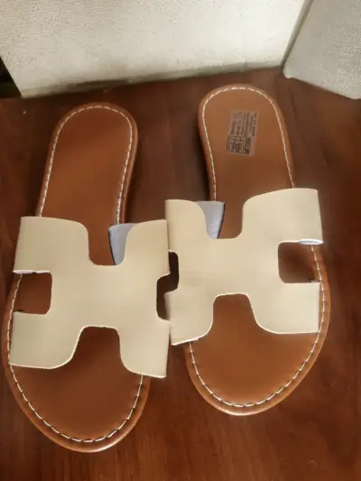 Sandalias planas beige de cuero sintético talla 35 - miniatura 3