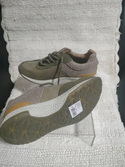 Zapatillas de mujer color verde oliva - miniatura 2