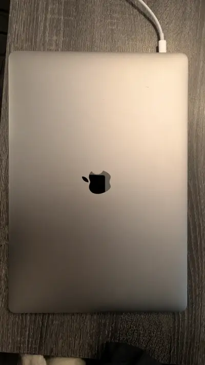 MacBook Pro Late 2016 16" - miniatura 4