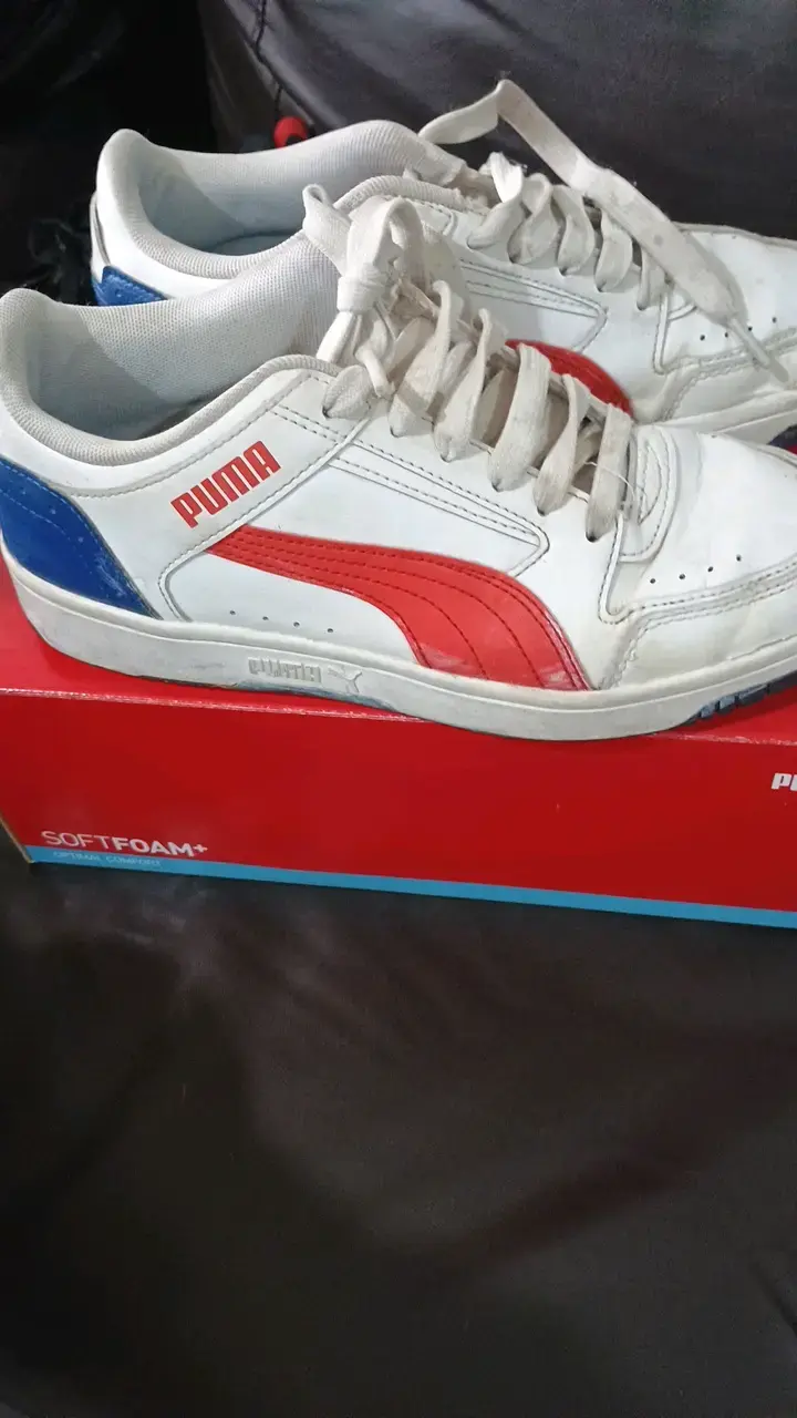 Zapatillas deportivas Puma blancas y rojas - 1