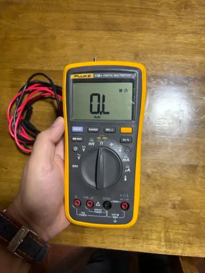 Multímetro digital Fluke 17B+ con cables - miniatura 1