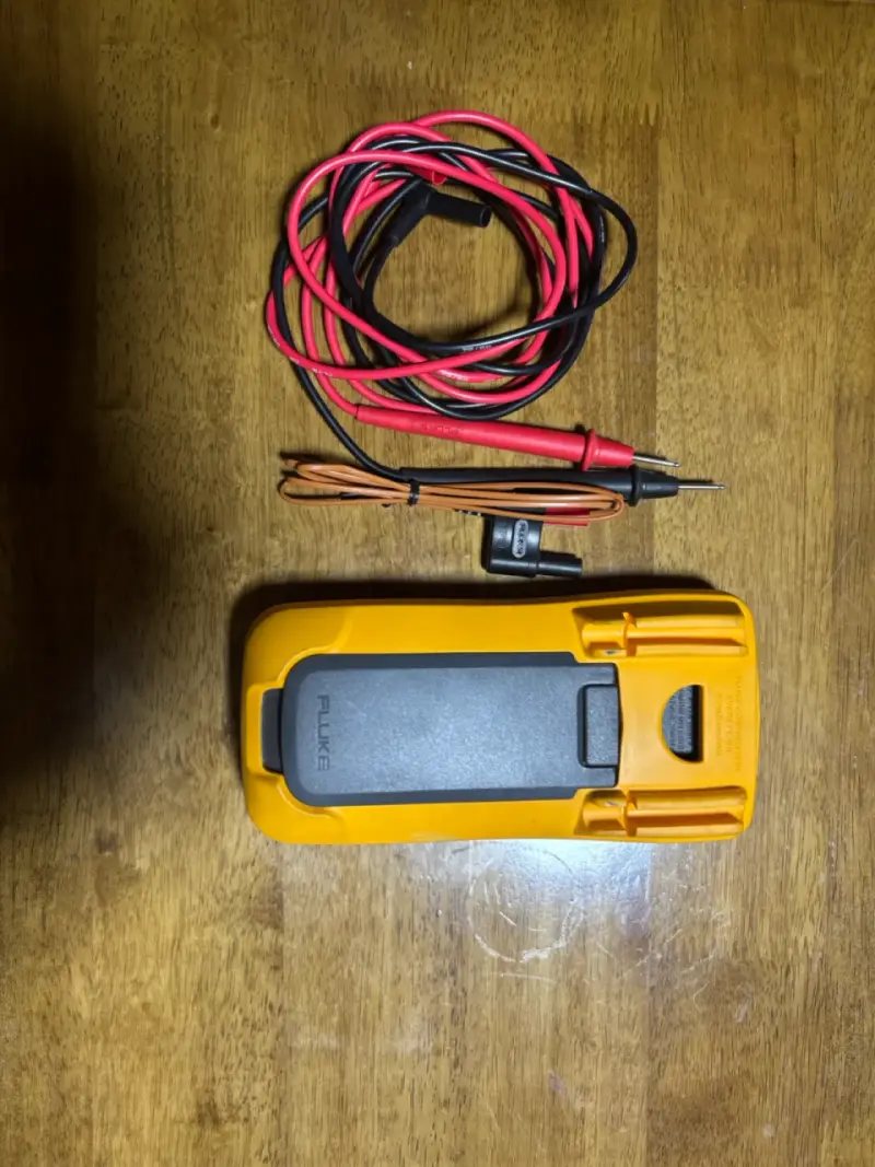 Multímetro digital Fluke 17B+ con cables - 2