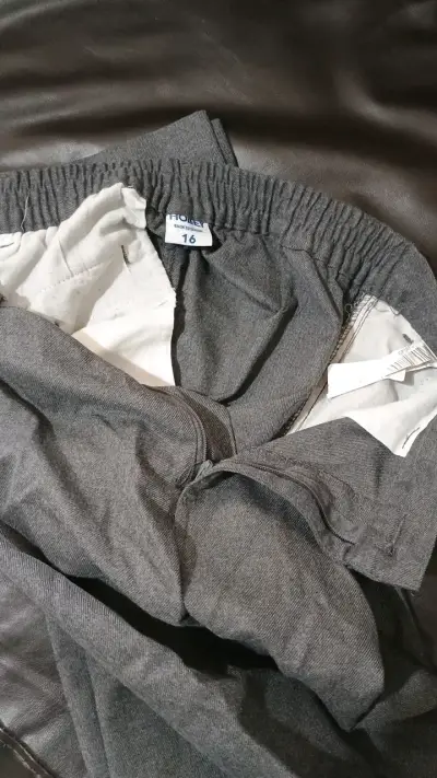 Pantalones de vestir gris oscuro para hombre - miniatura 3