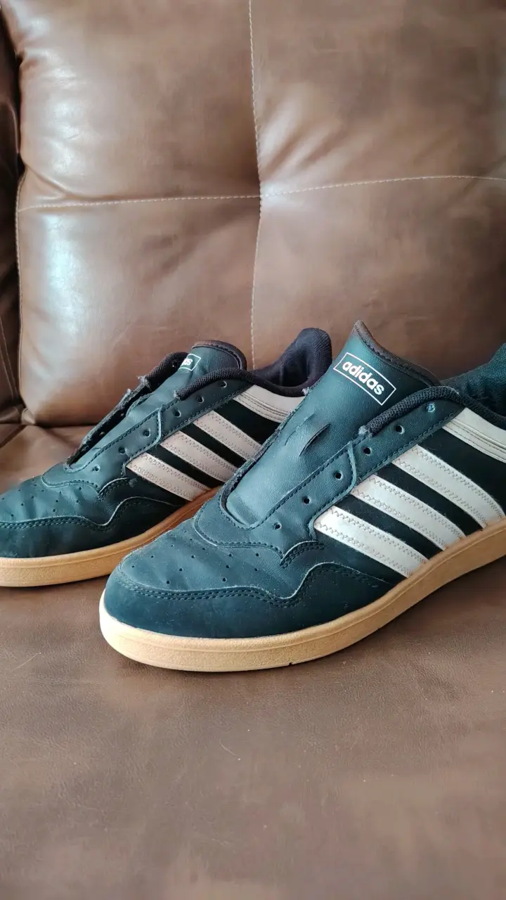 Zapatillas Adidas talla 40 negras - 2