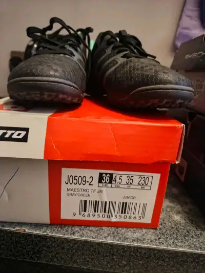 Zapatillas deportivas Lotto negras - miniatura 2