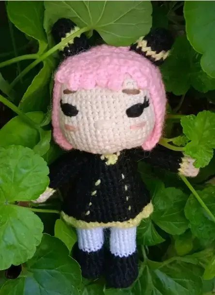 Muñeca amigurumi de lana hecha a mano 20 cms - 1