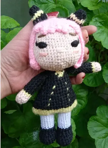 Muñeca amigurumi de lana hecha a mano 20 cms - 3