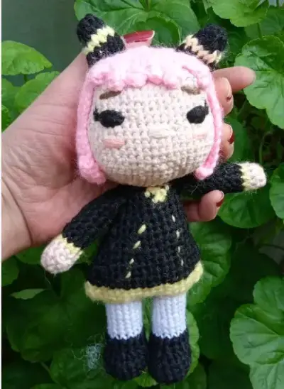 Muñeca amigurumi de lana hecha a mano 20 cms - miniatura 3