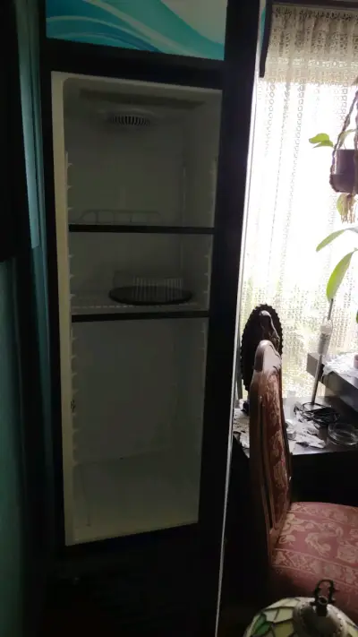 Refrigerador vertical exhibidor usado - miniatura 1