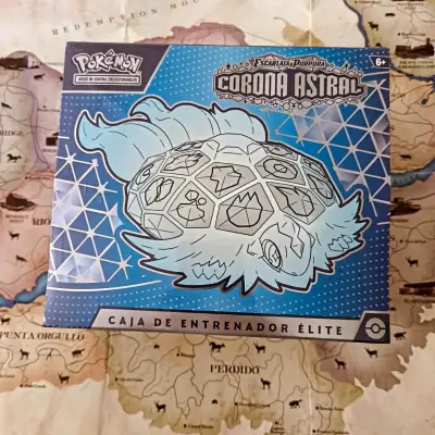 Caja de Entrenador Élite Pokémon Corona Astral - miniatura 1