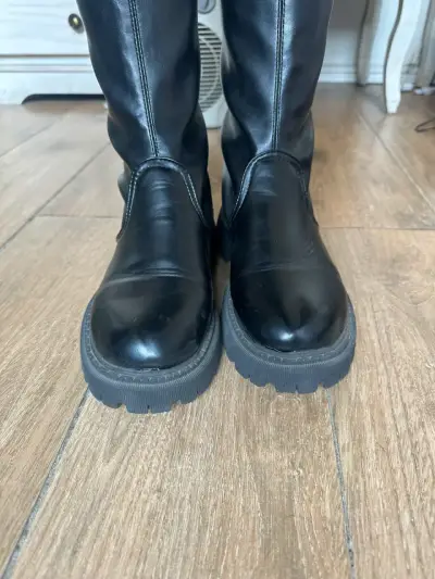 Botas largas de cuero negro para mujer - miniatura 2