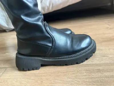 Botas largas de cuero negro para mujer - miniatura 3