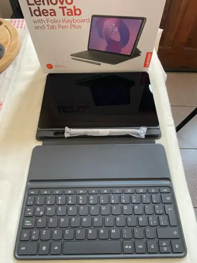Tablet Lenovo Idea Tab con teclado y lápiz - miniatura 1