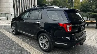 SUV Ford Explorer Limited 4x4 2019 negra - miniatura 2