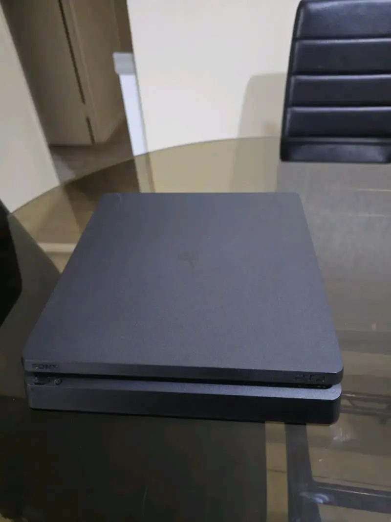 Consola PlayStation 4 Slim 1 TB - 2