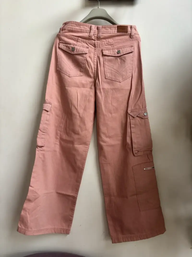 Pantalones cargo rosados para mujer - 2