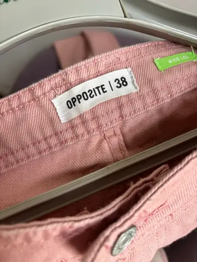 Pantalones cargo rosados para mujer - miniatura 3