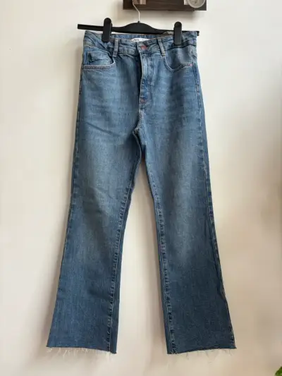 Jeans acampanados Zara - miniatura 1