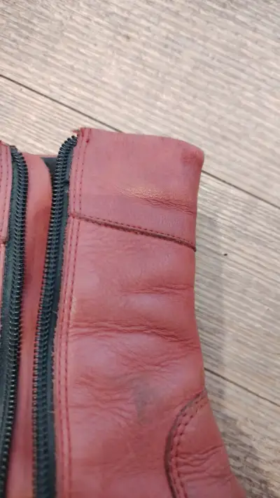 Botas de cuero rosa oscuro con cierre - miniatura 1