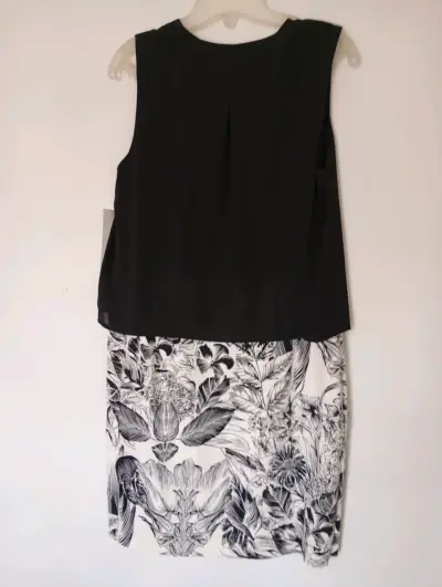 Vestido bicolor con estampado floral marca IO - miniatura 1