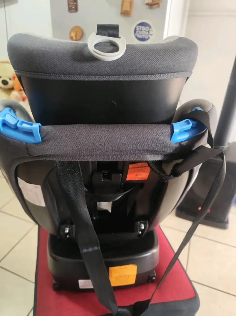 Silla de auto Carestino Montreal gris - 3