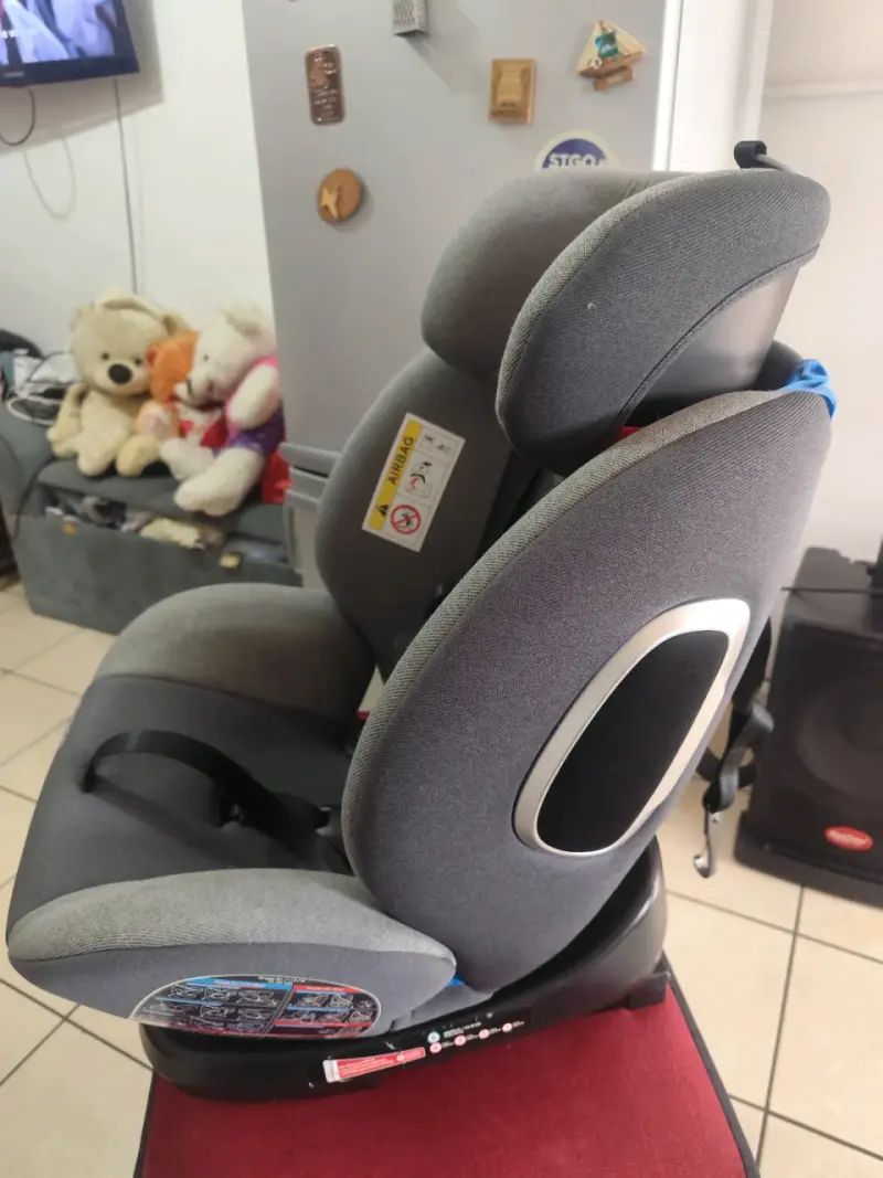 Silla de auto Carestino Montreal gris - 4