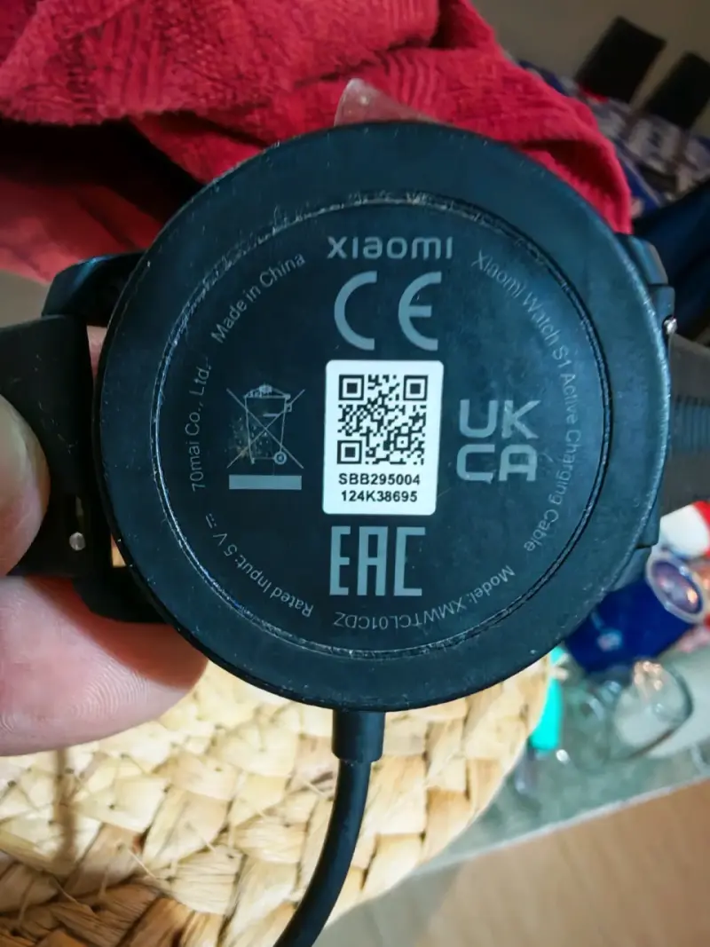 Smartwatch deportivo con cargador - 3