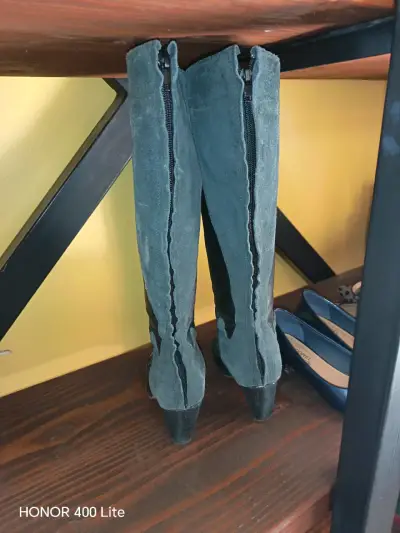 Botas largas de cuero negro para mujer - miniatura 3