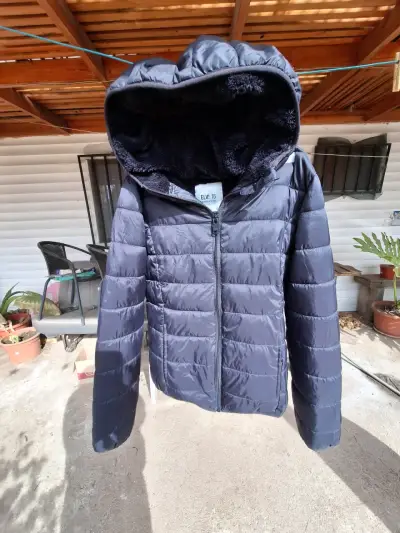 Chaqueta acolchada con capucha negral - miniatura 1