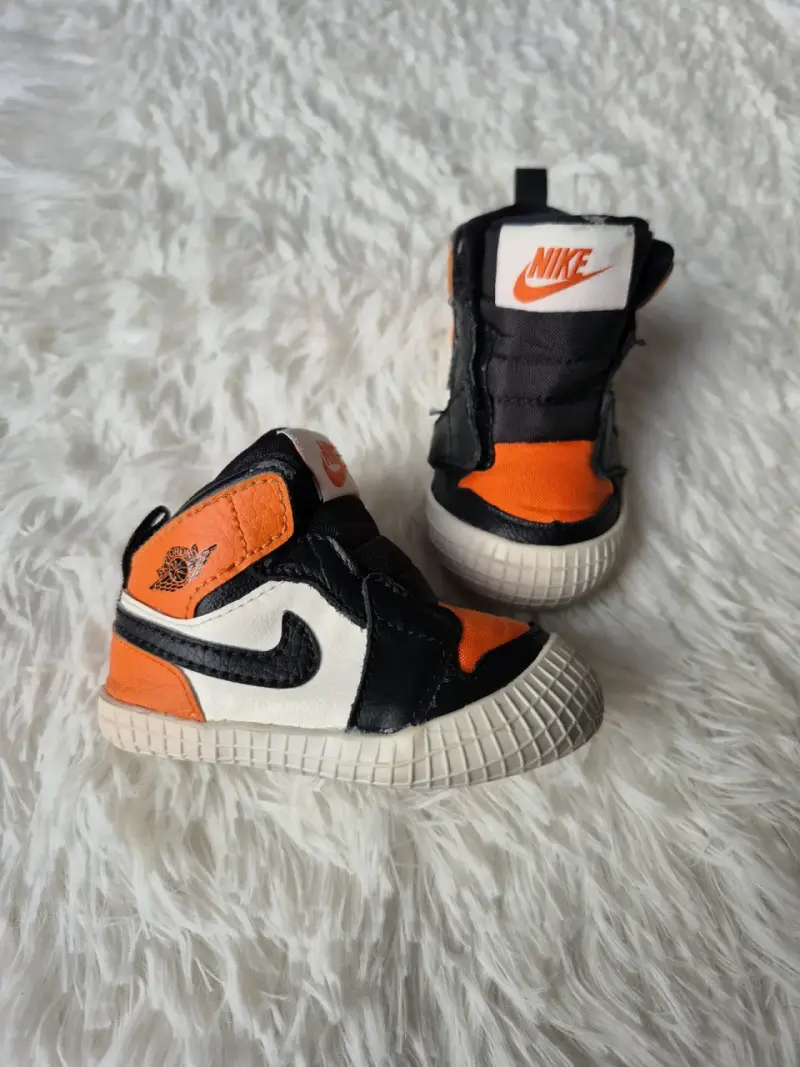 Gateadoras Nike Air Jordan bebé naranjas