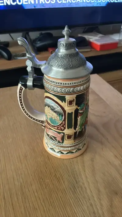 Jarra cervecera alemana con tapa metálica - miniatura 3